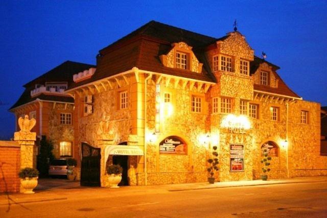 Bastya Wellness Hotel - Nyírbátor Bagian luar foto