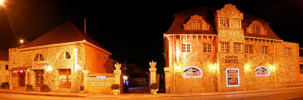 Bastya Wellness Hotel - Nyírbátor Bagian luar foto